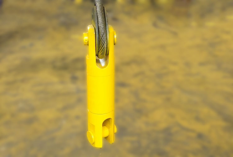 钻杆提引器采用优质的高压轴承经久耐用